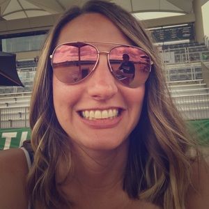 Meet your Posher, Becky